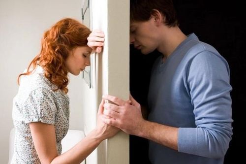 Chọn tha thứ hay ly hôn khi người bạn đời phản bội?