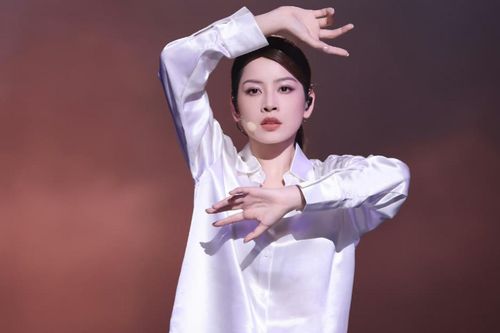 Chi Pu khẳng định sẽ hoạt động song song tại Việt Nam và Trung Quốc