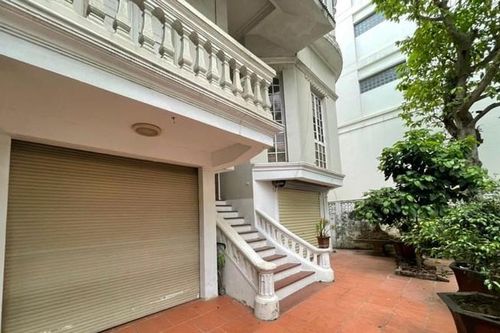 'Đất vàng' Tây Hồ được rao bán la liệt, hạ giá vẫn khó giao dịch