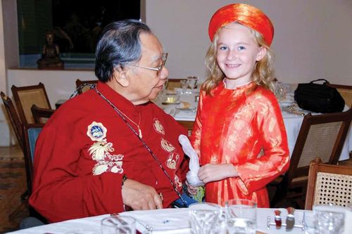 Khoảnh khắc đáng nhớ với Giáo sư Trần Văn Khê