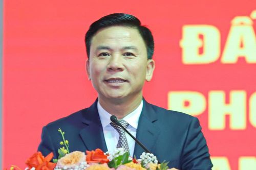Phát huy phẩm chất 'Bộ đội Cụ Hồ', tiếp tục nâng cao năng lực, trình độ, vững vàng vượt qua mọi khó khăn, thử thách, vươn lên làm giàu cho mình và đóng góp tích cực cho xã hội (*)