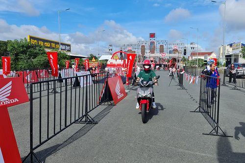 Hàng ngàn bạn trẻ An Giang tham gia sự kiện an toàn giao thông