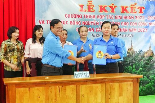 Huyện Tri Tôn và huyện Củ Chi hợp tác phát triển công đoàn