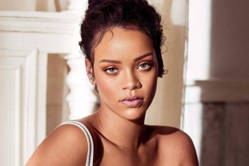 Ca sĩ Rihanna đi lên từ tuổi thơ nghèo khó