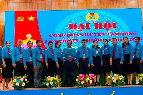 Đồng chí Nguyễn Hoàng Minh tái đắc cử chức Chủ tịch Liên đoàn Lao động huyện Tam Nông