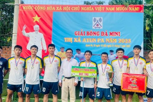 Công ty TNHH một thành viên Đức Thu vô địch giải bóng đá mini thị xã Ayun Pa năm 2023