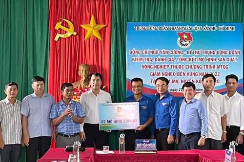 Bí thư Trung ương Đoàn Ngô Văn Cương làm việc với Huyện Đoàn Kông Chro