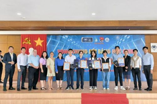 Vòng chung kết cấp tỉnh hội thi 'Olympic tiếng Anh học sinh, sinh viên tỉnh Khánh Hòa' lần thứ 3: Trao 5 giải cho các thí sinh xuất sắc bảng học sinh