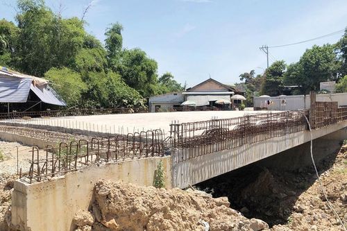 Cầu Long Thọ xây dựng dang dở