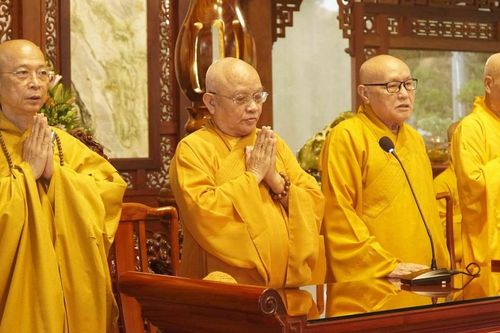 Đồng Nai: Ban Trị sự GHPGVN tỉnh thăm, sách tấn và cúng dường các hạ trường
