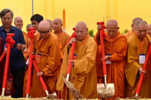 Vĩnh Long: Khai mạc khóa bồi dưỡng trụ trì và động thổ xây Văn phòng Ban Trị sự Phật giáo tỉnh