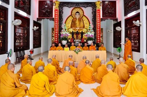 Ban Trị sự GHPGVN TP.HCM thăm và cúng dường trường hạ ở Q.Phú Nhuận, H.Bình Chánh và H.Nhà Bè