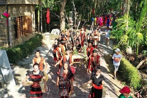 Nhiều hoạt động văn hóa, du lịch đặc sắc ở ngôi làng cổ 500 tuổi