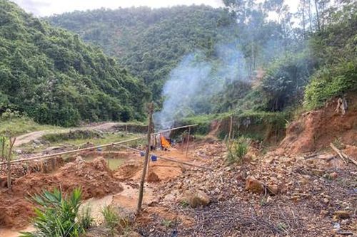 Phóng viên bị dọa đánh sau khi phản ánh vấn nạn khai thác vàng trái phép