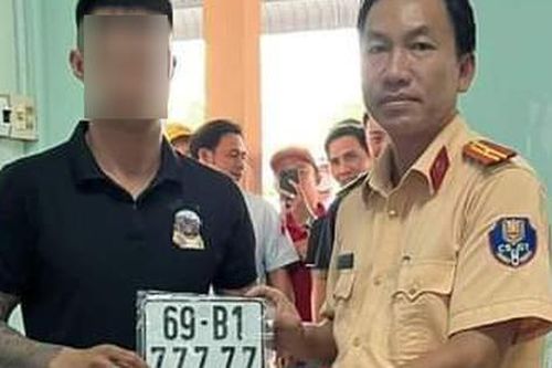 Ngỡ ngàng một thanh niên bấm được biển số xe 'ngũ quý' 77777 cho xe máy cũ