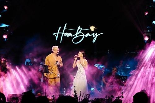Hà Nhi thăng hoa với 'Chưa quên người yêu cũ' trên sân khấu 'Hoa bay'