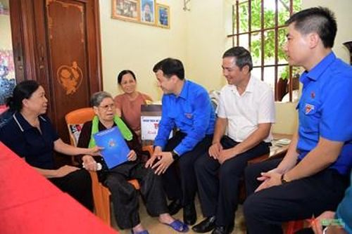 Ra quân 'Ngày cao điểm chung tay xây dựng nông thôn mới và Ngày Chủ nhật xanh' trong cả nước