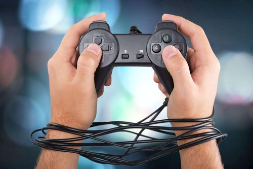 Trẻ em Anh nghiện game không muốn đi học
