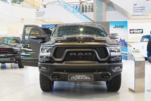 Cận cảnh Ram 1500 Rebel vừa ra mắt tại Việt Nam, giá 5,168 tỷ đồng