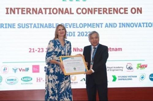 Làm phong phú thêm hiểu biết về khoa học biển và phát triển bền vững