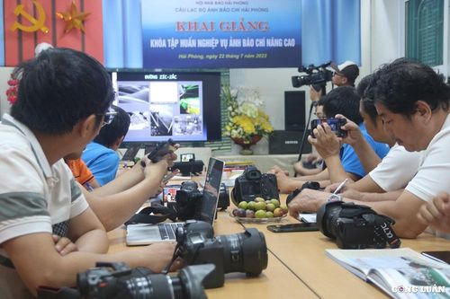 Hải Phòng: Tập huấn nghiệp vụ ảnh báo chí cho phóng viên, biên tập viên