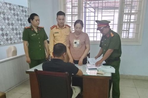 Cảnh sát đường thủy bắt giữ tội phạm trốn truy nã