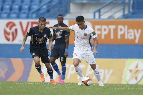 Minh Vương tỏa sáng, HAGL trụ hạng thành công tại V.League 2023