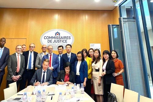 Tiếp tục đẩy mạnh hợp tác với các hiệp hội nghề luật và các cơ sở đào tạo luật của Pháp