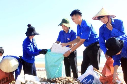 Nghệ An: Hơn 10.000 đoàn viên thanh niên tham gia Ngày cao điểm xây dựng nông thôn mới