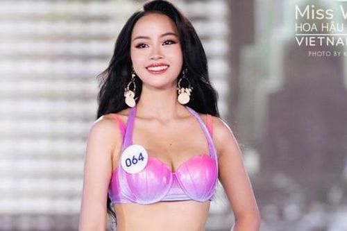 Tân Hoa hậu Thế giới Việt Nam và hai Á hậu diễn áo tắm nóng bỏng