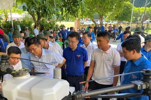 Trung ương Đoàn ra quân cao điểm tình nguyện tại rốn lũ Tân Hóa