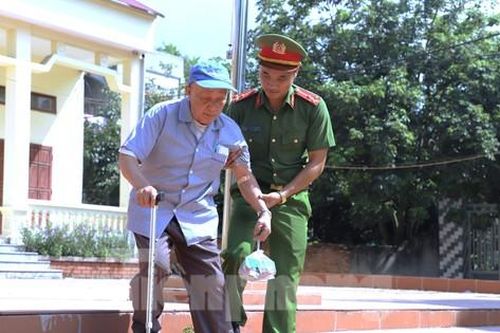 Tuổi trẻ quân đội và công an tỉnh Bắc Giang tri ân anh hùng liệt sĩ