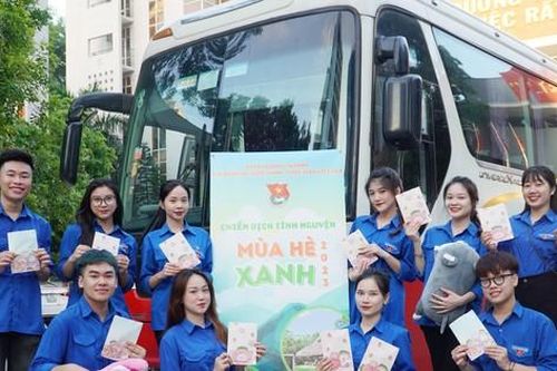 Chiến sĩ Mùa hè xanh Học viện Thanh thiếu niên Việt Nam xuất quân
