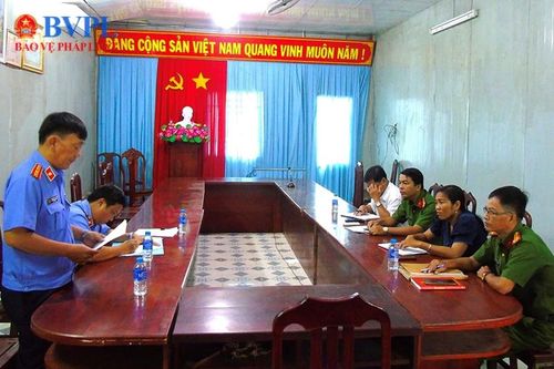 Trực tiếp kiểm sát công tác thi hành án hình sự tại UBND cấp xã