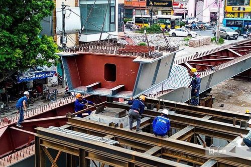 Cầu vượt nghìn tỷ ở Hà Nội thi công trở lại sau nhiều năm 'ngủ đông'