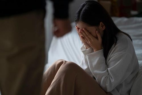 Chồng bỗng dưng về quỳ xin lỗi tôi sau 3 năm bỏ nhà ra đi
