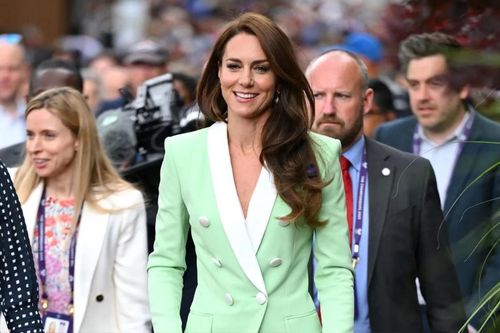 Không hổ danh 'biểu tượng thanh lịch', Kate Middleton tỏa sáng tại Wimbledon