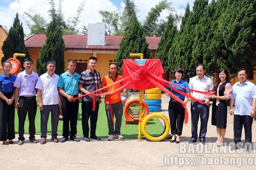 Khánh thành công trình 'Sân chơi tái chế lăn bánh ước mơ 24'
