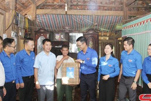 Chung tay xây dựng nông thôn mới