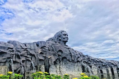 NSƯT Hương Giang tới Quảng Nam thể hiện ca khúc 'Đất Nước' gửi lời tri ân sâu sắc của thế hệ trẻ tới các mẹ Việt Nam Anh hùng!