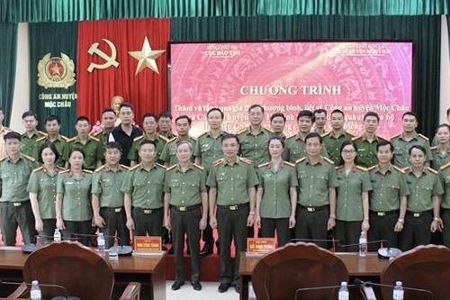 Cục Đào tạo tổ chức chuỗi hoạt động về nguồn, đền ơn đáp nghĩa tại Sơn La