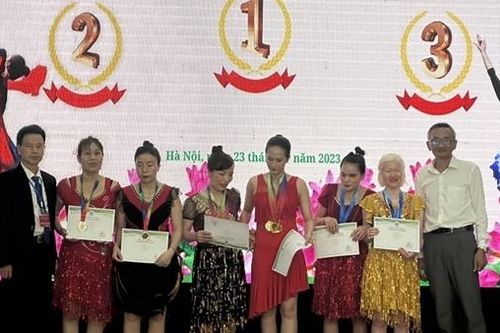 Sôi động những bước nhảy của người khiếm thị