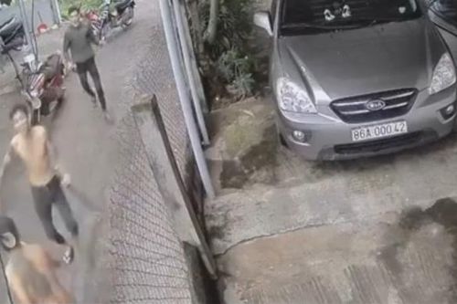 Chém người trọng thương rồi 'khủng bố tinh thần' để xin được bãi nại