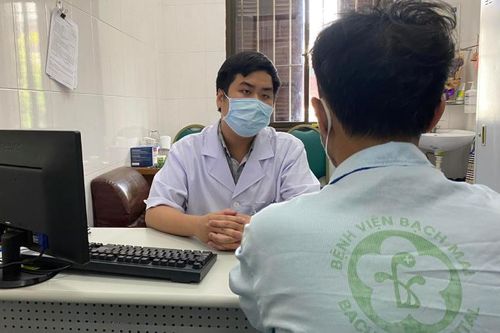 Nhiều bạn trẻ nhập viện tâm thần vì nghiện internet, bác sĩ cảnh báo không dùng quá 4 tiếng/ ngày