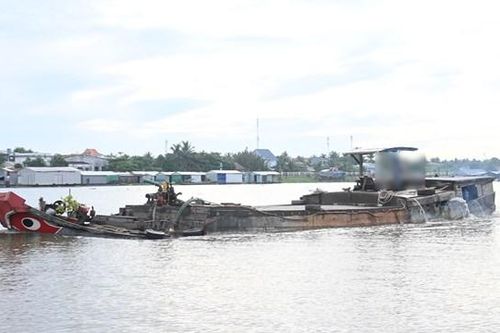 Nan giải tình trạng khai thác cát trái phép