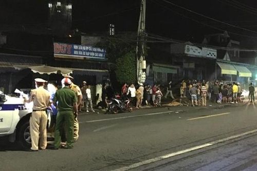 Tai nạn giao thông ngày 24/7/2023: Xe máy đâm xe khách, 2 anh em tử vong