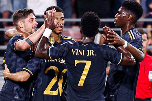 Valverde tỏa sáng, Real Madrid ngược dòng ngoạn mục trước Milan trên đất Mỹ