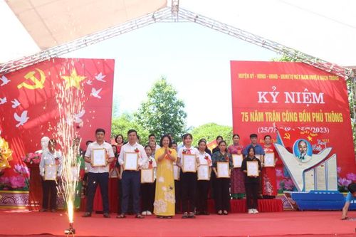 Bắc Kạn kỷ niệm 75 năm trận công đồn Phủ Thông