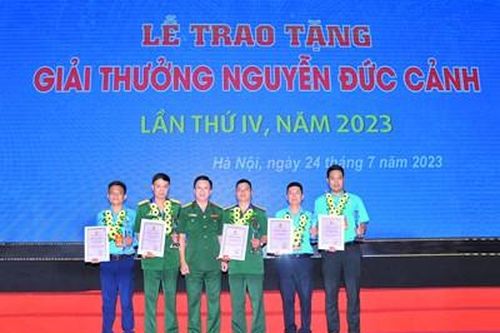 5 cá nhân tiêu biểu của quân đội vinh dự nhận Giải thưởng Nguyễn Đức Cảnh lần IV năm 2023
