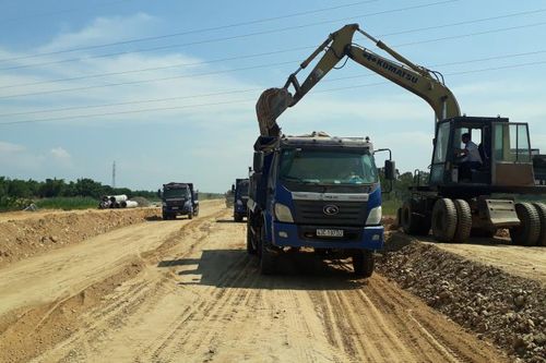 Vì sao một số công trình giao thông trọng điểm bị chậm tiến độ ?